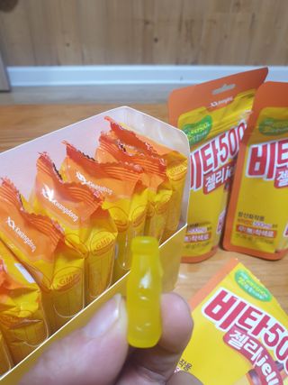 광동생활건강 [광동] 비타500데일리스틱 70포+쇼핑백+구미3개 — 5점을 준 리뷰어가 2021년 12월 올린 사용 사진