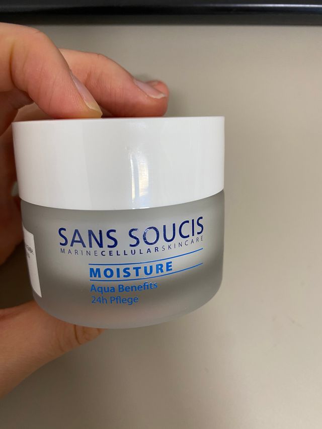 산수시 아쿠아 베네핏 24h 수부지 물광 속건조 수분크림 50ml 리뷰 사진