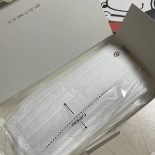 JHWORLD 스누피 마스크 정품 스누피 KF-AD 국내 비말차단 아동용 성인용 일회용 덴탈마스크 50매 — 5점을 준 리뷰어가 2021년 6월 올린 사용 사진