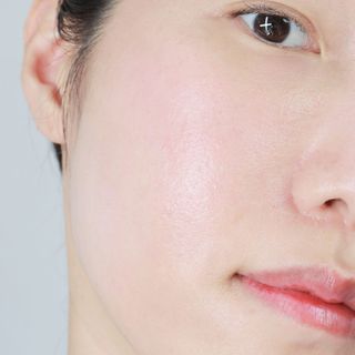 MF[스킨1004] 마다가스카르 센텔라 히알루-시카 워터핏 선세럼 50ml — 5점을 준 리뷰어가 2024년 5월 올린 사용 사진