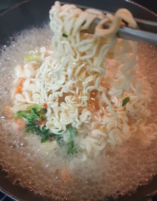 [풀무원] 자연은맛있다 정면, 백면, 홍면  세트 — 5점을 준 리뷰어가 2021년 4월 올린 사용 사진