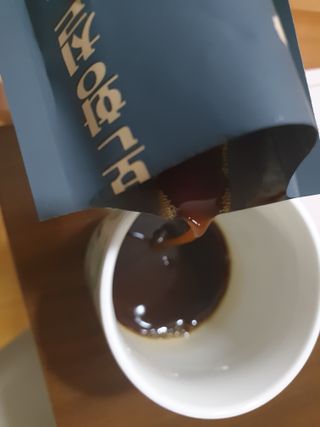 [비린내 완벽제거] 본황칠 통장어 국내산 장어즙 아르기닌 2800mg 장어즙효능 기력보강 — 4.5점을 준 리뷰어가 2022년 8월 올린 사용 사진