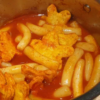 빨간키트 떡볶이 밀키트 2~3인분 매운맛 국물 떡볶이 만들기 쉬운 황금 레시피 분말 소스로 간편한 요리 — 4.5점을 준 리뷰어가 2021년 10월 올린 사용 사진