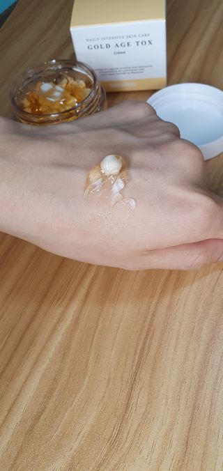 메디필 골드 에이지 톡스 크림 — 5점을 준 리뷰어가 2020년 12월 올린 사용 사진