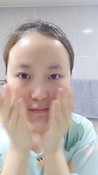 소담스퀘어 상암 스킨구하리 atl 올인원 미스트 — 4점을 준 리뷰어가 2022년 11월 올린 사용 사진
