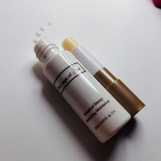 더사가오브수 [사가수] 효혜윤 보태니컬 에너지 에센스인로션 20ml /아이포올 스틱 3g — 5점을 준 리뷰어가 2023년 2월 올린 사용 사진