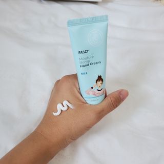 파시 FASCY 高保湿ハンドクリーム40ml+80ml セット — 4점을 준 리뷰어가 2021년 7월 올린 사용 사진