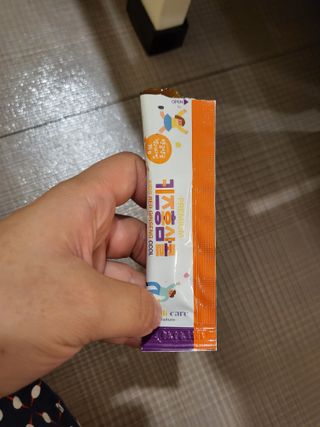 베거스코리아 [콜리케어] 키즈 홍삼콜리 딸기맛 14포 — 4점을 준 리뷰어가 2021년 11월 올린 사용 사진