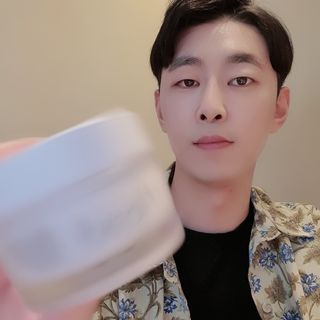 플레라디 에델바이스 인리치드 머랭 크림 — 4.5점을 준 리뷰어가 2021년 4월 올린 사용 사진