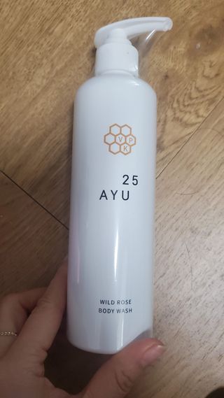AYU25[아유트웬티파이브]피부 진정, 보습 와일즈 로즈 바디워시 — 4.5점을 준 리뷰어가 2021년 3월 올린 사용 사진