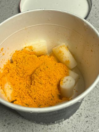 나우  [요리궁리] B타입 ( 매콤, 치즈, 매콤까르보 ) 꽃떡볶이 6개입 세트 — 5점을 준 리뷰어가 2025년 3월 올린 사용 사진
