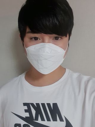 케이파이 나날마스크 [케이파이 나날] KF94 마스크 50매입 (개별포장) ,  여름에도 좋은 숨쉬기 편한 순수 국산 마스크 — 5점을 준 리뷰어가 2022년 7월 올린 사용 사진