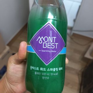 몽베스트 Montbest with Sparkling water Plain 20병 — 5점을 준 리뷰어가 2022년 6월 올린 사용 사진