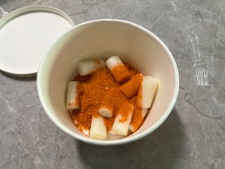 나우  [요리궁리] B타입 ( 매콤, 치즈, 매콤까르보 ) 꽃떡볶이 6개입 세트 — 4.5점을 준 리뷰어가 2025년 3월 올린 사용 사진