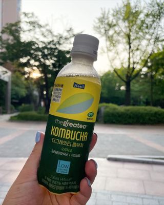 더그레잇티 콤부차 [매일유업] 더그레잇티 44kcal 콤부차 300ml *12개입 (오리지널 6개+베리리치 6개) — 4.5점을 준 리뷰어가 2023년 7월 올린 사용 사진