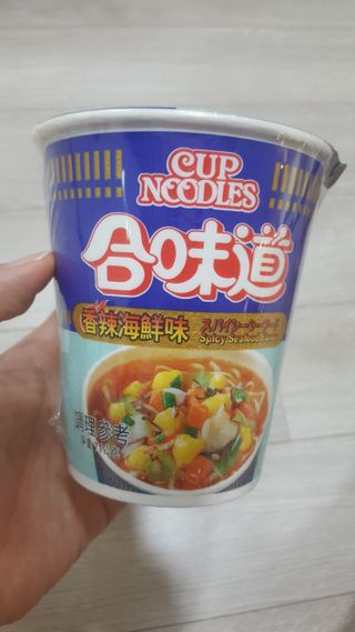 NISSIN 닛신 컵누들  4종 - 씨푸드오리지날, 씨푸드 스파이시, 씨푸드 커리, 씨푸드 XO소스 — 5점을 준 리뷰어가 2023년 1월 올린 사용 사진