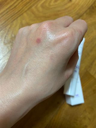 바르셀 톤업선크림 미백 메이크업베이스 CC크림 인텐시브 씨씨 젠 30ml — 5점을 준 리뷰어가 2021년 11월 올린 사용 사진