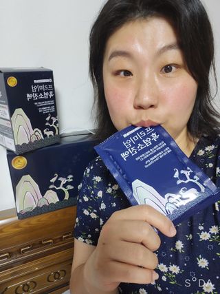 참앤들황토농원 국내산 흑염소를 정성스럽게 담은, 프리미엄 흑염소 진액 70ml x 30포 1박스 — 5점을 준 리뷰어가 2023년 1월 올린 사용 사진
