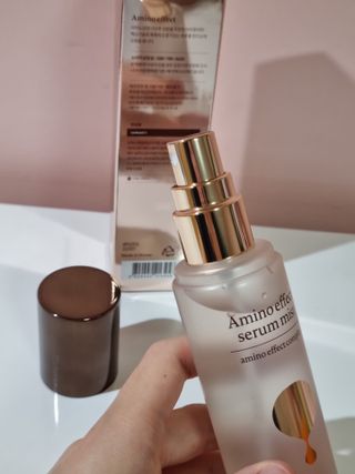 아미퓨어 아미노이펙트 세럼미스트 피부에 착 붙는 고보습 수분충전 간편 휴대 안개분사 속건조를 위한 꿀템 — 5점을 준 리뷰어가 2021년 6월 올린 사용 사진