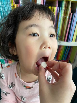 일동제약 마이니 마이니 지니키즈 유산균 츄어블, 멀티비타 set — 5점을 준 리뷰어가 2021년 3월 올린 사용 사진