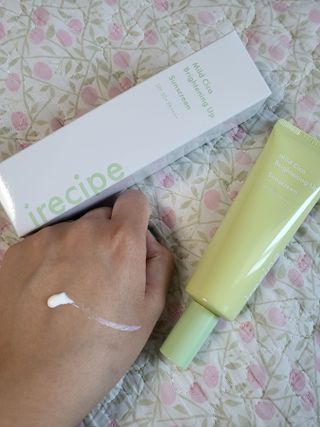 아이레시피 마일드시카 브라이트닝 업 선스크린 SPF50+ PA++++ — 5점을 준 리뷰어가 2023년 6월 올린 사용 사진