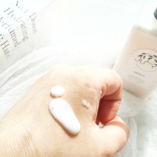 줄라이 모닝 _ JULY MORNING 줄라이모닝 하이드레이팅 퍼퓸드 바디앤핸드 에멀젼 — 5점을 준 리뷰어가 2021년 10월 올린 사용 사진
