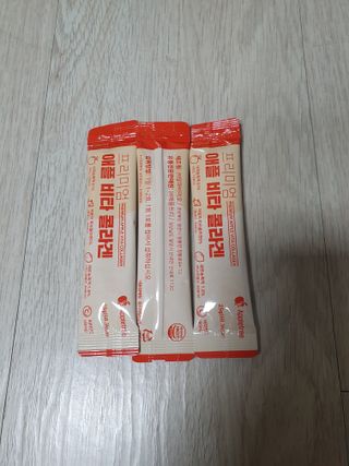 소담스퀘어 상암 [애플트리] 프리미엄 애플 비타 콜라겐 — 4점을 준 리뷰어가 2022년 12월 올린 사용 사진