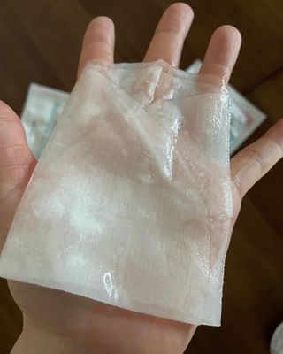 세뚜아(Cettua) 나우[세뚜아] 모이스처 밸런싱 페이셜 마스크 Cettua Moisture Balancing Facial Mask 4매 — 5점을 준 리뷰어가 2023년 12월 올린 사용 사진