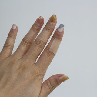[큐어반H 커팅] 간편하게 떼서 쓰는 자외선차단 습윤밴드 (1팩/30매입) — 5점을 준 리뷰어가 2022년 11월 올린 사용 사진