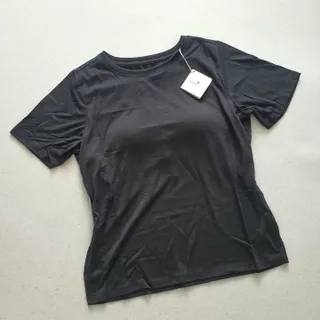 아르보노브라 아르보노 10color 데일리 반팔 노브라티 — 4점을 준 리뷰어가 2022년 5월 올린 사용 사진