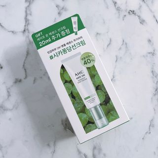 [AHC] 세이프온 에센스 선크림 올리브영 스페셜 증정 기획세트 — 5점을 준 리뷰어가 2022년 6월 올린 사용 사진
