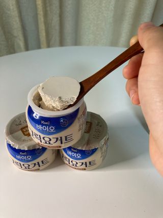 매일바이오 그릭요거트 오리지널 플레인 4개, 로스터리 커피믹스 4개 — 4점을 준 리뷰어가 2021년 12월 올린 사용 사진