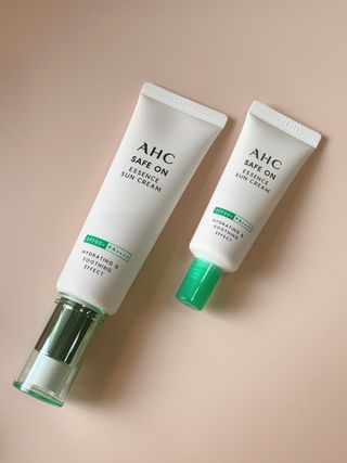 [AHC] 세이프온 에센스 선크림 올리브영 스페셜 증정 기획세트 — 5점을 준 리뷰어가 2022년 6월 올린 사용 사진
