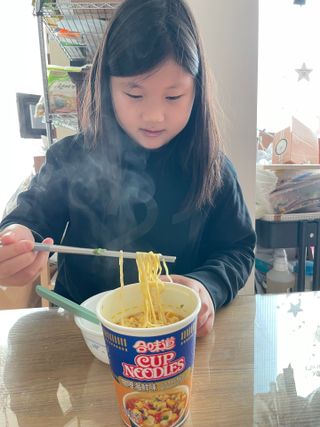 NISSIN 닛신 컵누들  4종 - 씨푸드오리지날, 씨푸드 스파이시, 씨푸드 커리, 씨푸드 XO소스 — 5점을 준 리뷰어가 2023년 1월 올린 사용 사진