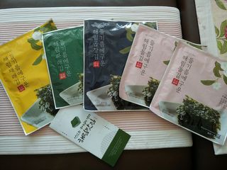 [해림맛김] 들기름에 구운 바삭바삭 김 4종 세트 + 1종 랜덤발송 총5개입 — 5점을 준 리뷰어가 2021년 2월 올린 사용 사진