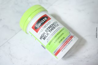 Swisse 스위스 고함량 밀크씨슬 35,000mg 60정 — 5점을 준 리뷰어가 2021년 11월 올린 사용 사진