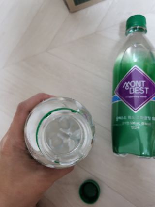 몽베스트 Montbest with Sparkling water Plain 20병 — 5점을 준 리뷰어가 2021년 11월 올린 사용 사진