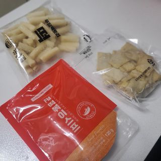 [푸딩팩토리] 떡볶이 베스트 2종_옛날 국물떡볶이 570g / 할매 기름 떡볶이  570g — 4점을 준 리뷰어가 2022년 5월 올린 사용 사진