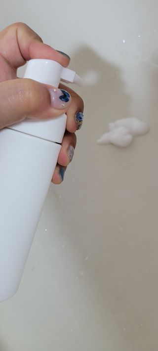 [바이로담] 저자극 약산성버블 폼 폼클렌징 150ml — 5점을 준 리뷰어가 2021년 4월 올린 사용 사진
