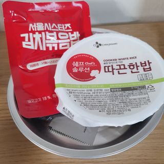 [서울시스터즈] CU 김치 4총사 세트-김치볶음밥, 김치큐브닭, 김치바삭김, 김치아몬드 — 5점을 준 리뷰어가 2021년 10월 올린 사용 사진