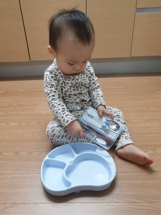 유비맘 캐릭터 실리콘 흡착 식판_색상 랜덤발송 — 4점을 준 리뷰어가 2020년 12월 올린 사용 사진