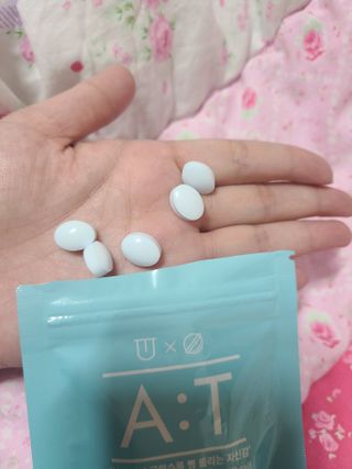 입 냄새 완화에 도움을 주는 에티켓 캔디 앳캔디 스트롱민트 — 4점을 준 리뷰어가 2021년 2월 올린 사용 사진