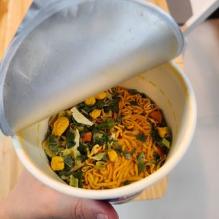 NISSIN 닛신 컵누들  4종 - 씨푸드오리지날, 씨푸드 스파이시, 씨푸드 커리, 씨푸드 XO소스 — 5점을 준 리뷰어가 2022년 12월 올린 사용 사진
