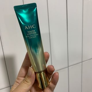[NEW 탄력유턴 아이크림] AHC 유스 래스팅 리얼 아이크림 포 페이스 — 5점을 준 리뷰어가 2021년 2월 올린 사용 사진