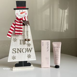 러브모아 향수 고체향수 승무원 고체향수 바르는 향수 니치향수 도손 우드세이지 앤 씨솔트 — 5점을 준 리뷰어가 2022년 12월 올린 사용 사진