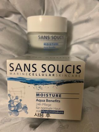 산수시 아쿠아 베네핏 24h 수부지 물광 속건조 수분크림 50ml — 5점을 준 리뷰어가 2021년 6월 올린 사용 사진