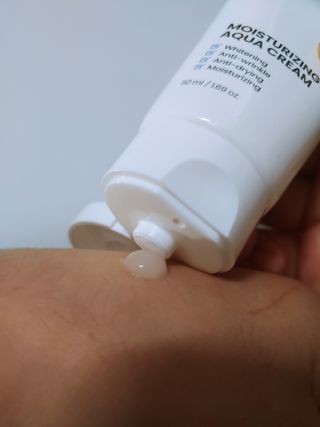 더마포레스트 마데카소사이드 리페어 크림,  모이스처라이징 아쿠아크림 — 5점을 준 리뷰어가 2021년 8월 올린 사용 사진