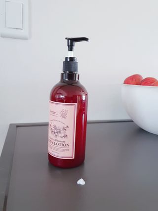 아미니 플라워테라피 바디로션  500ml 시리즈 — 5점을 준 리뷰어가 2021년 1월 올린 사용 사진