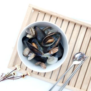 [푸딩팩토리] 바지락홍합탕 500g / 얼큰바지락홍합탕 590g — 4점을 준 리뷰어가 2022년 10월 올린 사용 사진