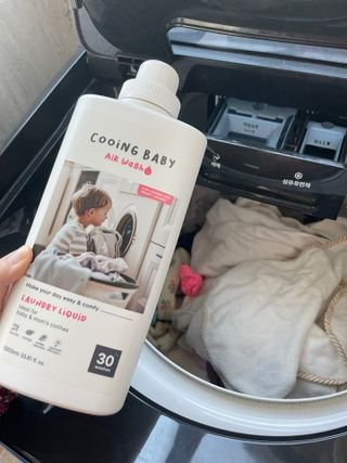 쿠잉베이비 에어워시 세탁세제,섬유유연제 1L — 5점을 준 리뷰어가 2023년 2월 올린 사용 사진